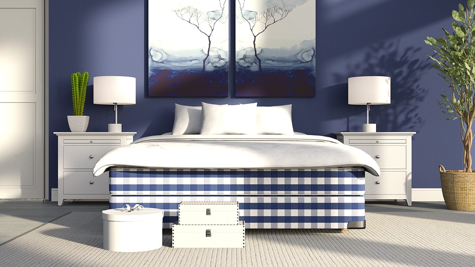 Wallpaper for painting or just wallpaper: what to choose?